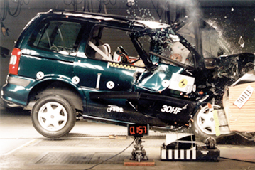 Краш тест Opel Vauxhall Sintra (1999)